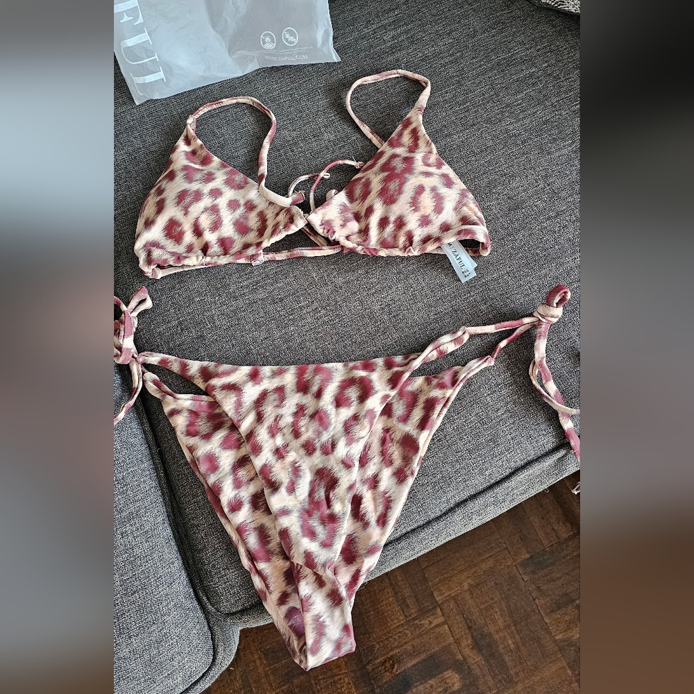 Bikini - Picture 5 of 5